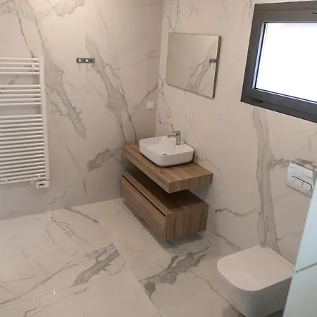 Villa Moderna V4 C/ Piscina Privativa Nazaré