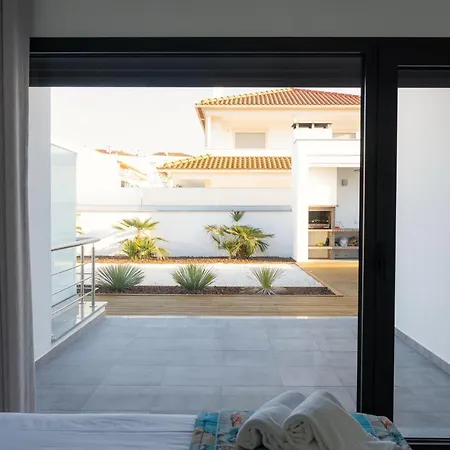 Moderna V4 C/ Piscina Privativa * Nazaré
